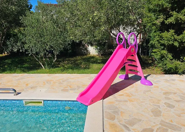 Ivanka Ap D Sa Grijanim Bazenom I Besplatnim Parkingom Apartman *