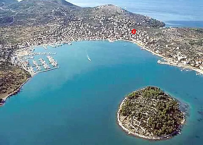 Ivanka Ap D Sa Grijanim Bazenom I Besplatnim Parkingom Apartman Murter