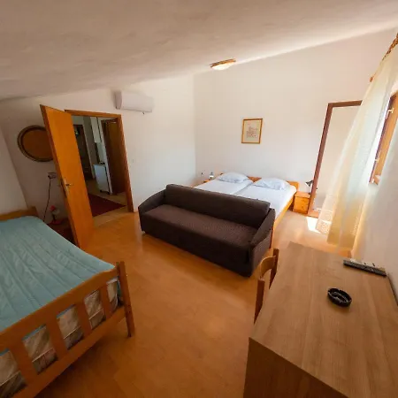 Apartamento Ivanka Ap D Sa Grijanim Bazenom I Besplatnim Parkingom *